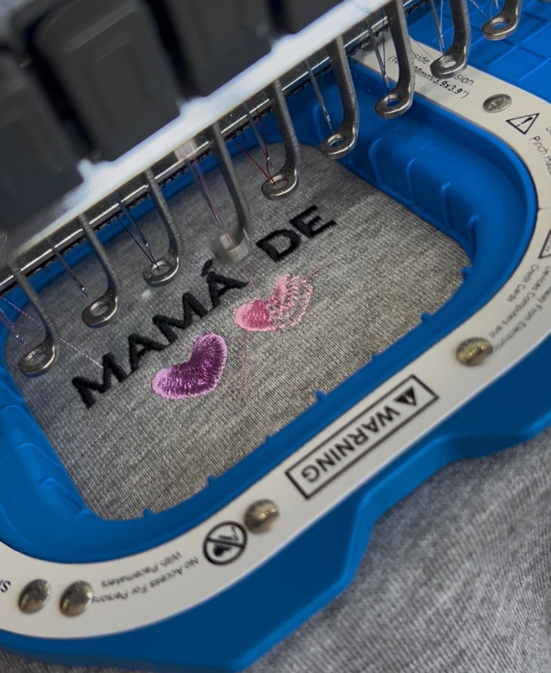 Detalle de una prenda bordada